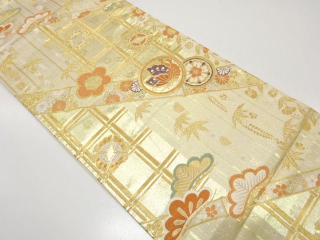 蝶に松竹梅・枝垂れ桜模様織り出し　袋帯